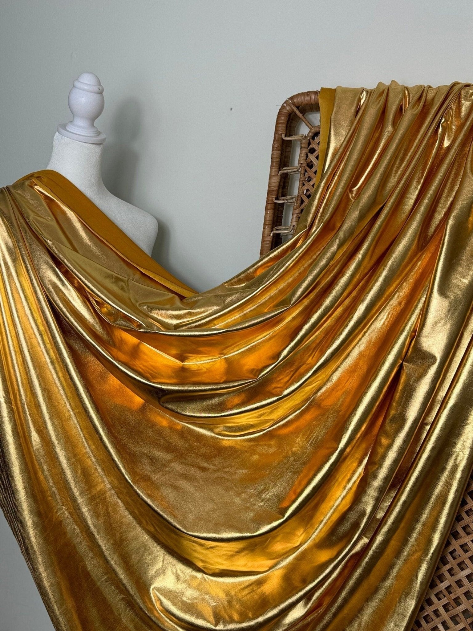 Metallic Gold Foil Spandex Lame Fabric Gala Textile Metallic Gold Foil Spandex Lame Fabric Gala Textile